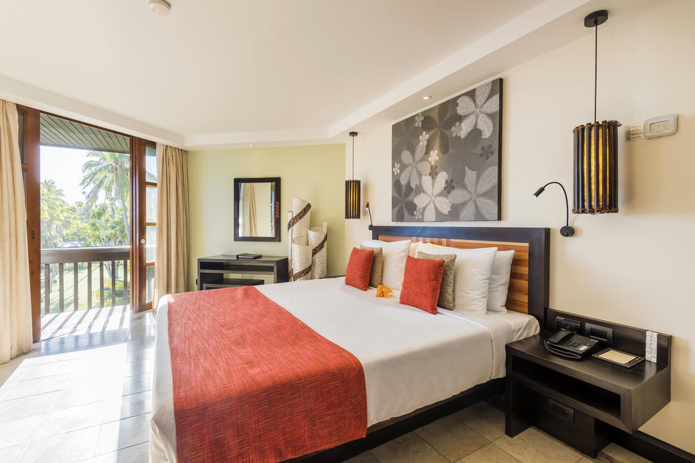 The Warwick Fiji Hotel Korolevu  Kültér fotó Deluxe Room
