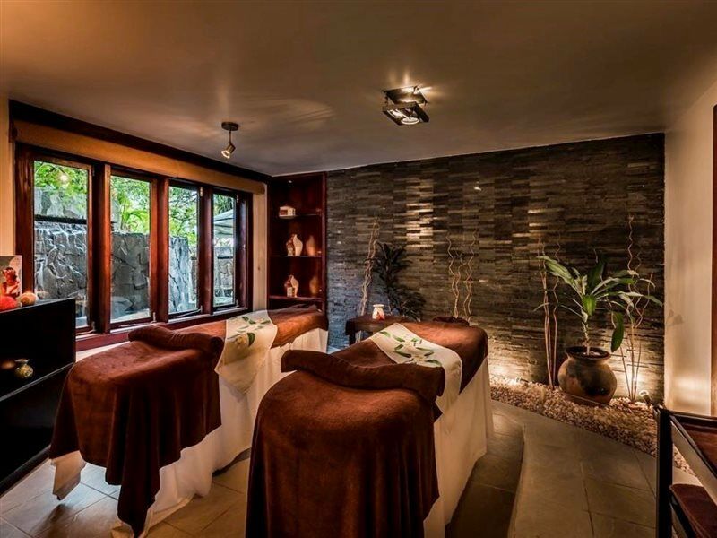 The Warwick Fiji Hotel Korolevu  Kültér fotó Spa at The Oberoi, Mumbai
